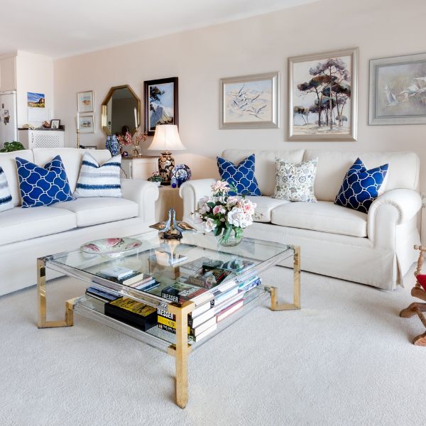blue-accent-living-room-35